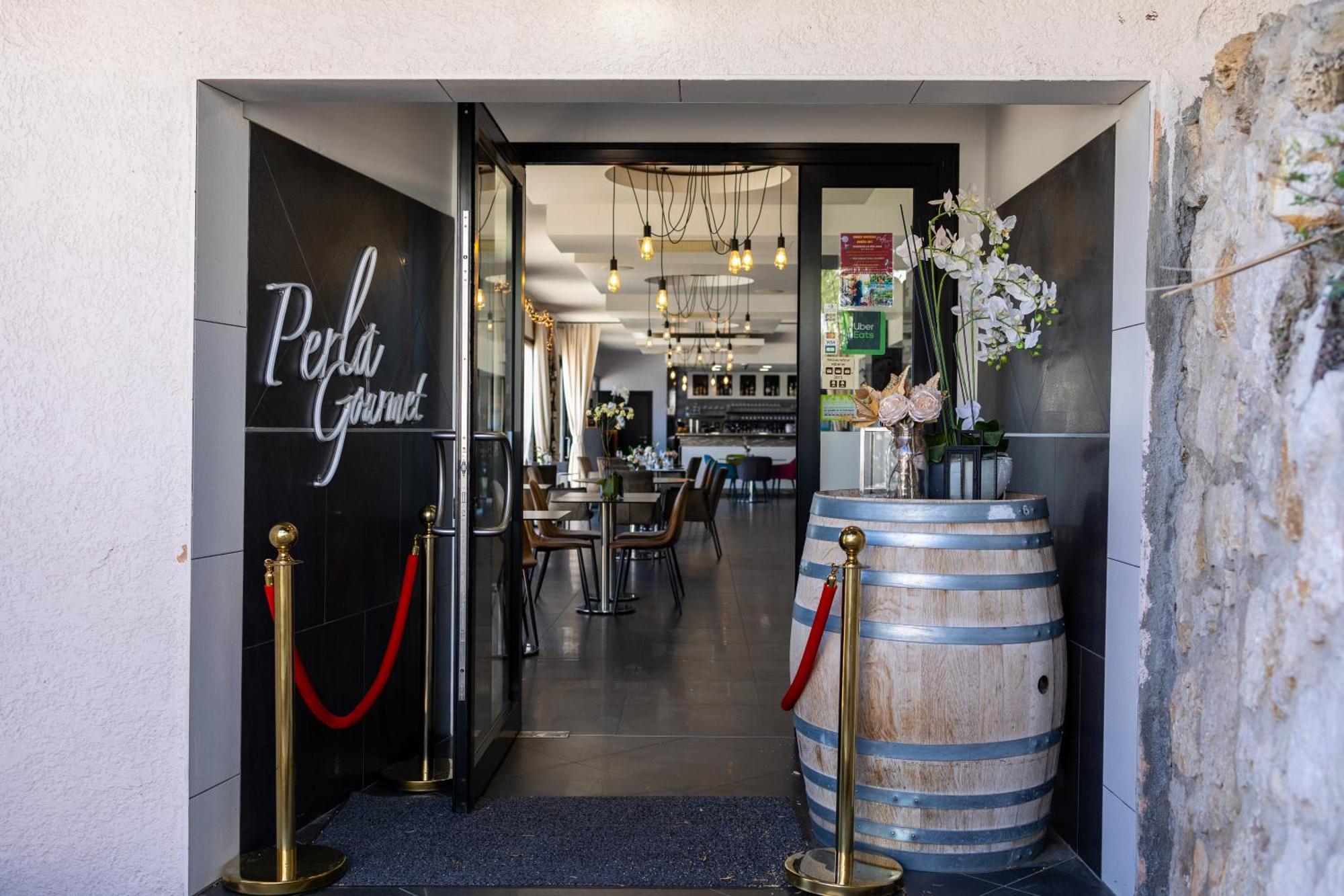 Hotel & Restaurant Perla Riviera Villeneuve-Loubet Eksteriør billede