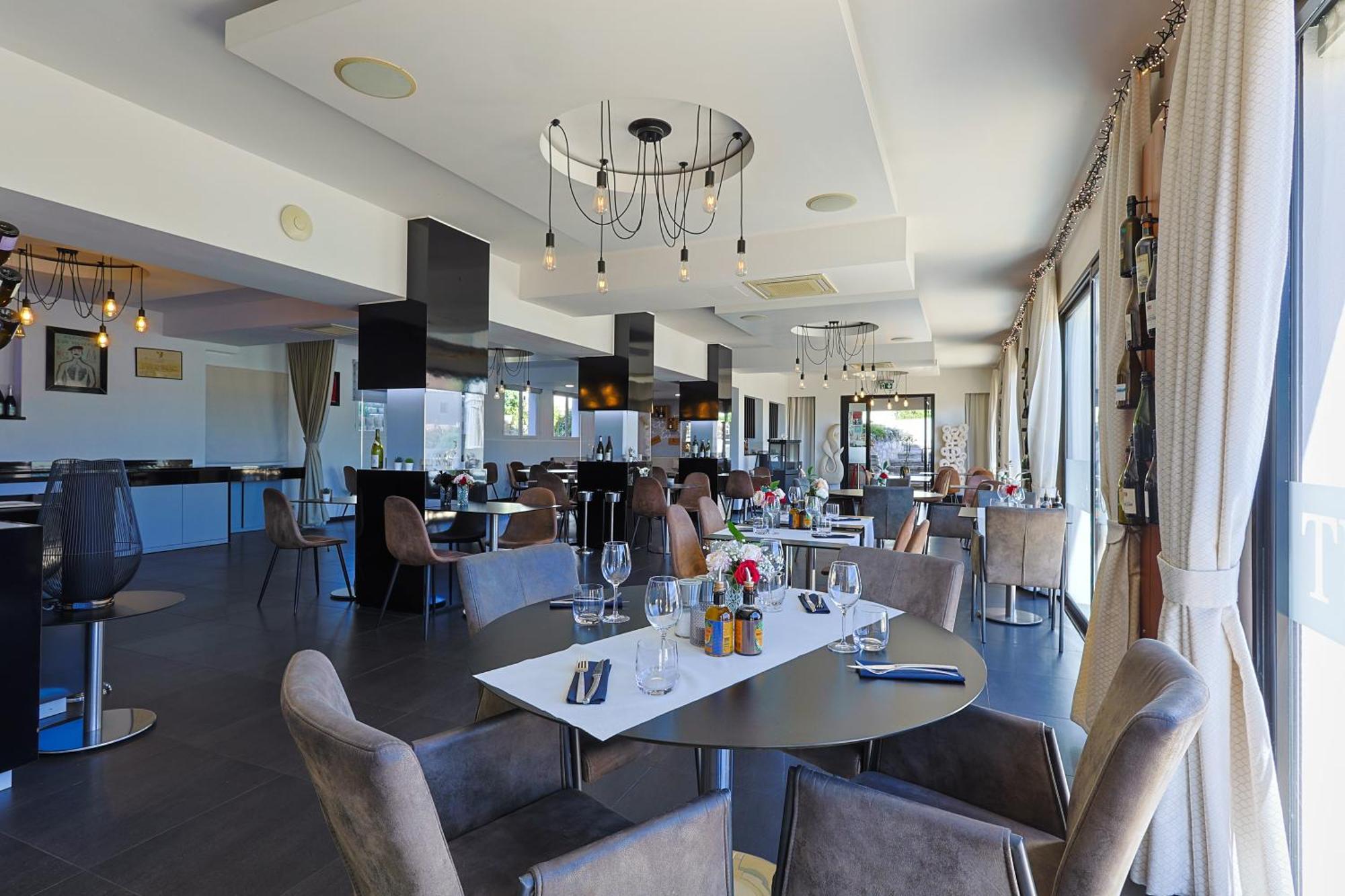 Hotel & Restaurant Perla Riviera Villeneuve-Loubet Eksteriør billede